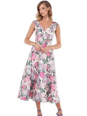 Chic Floral V-Neck Dress
